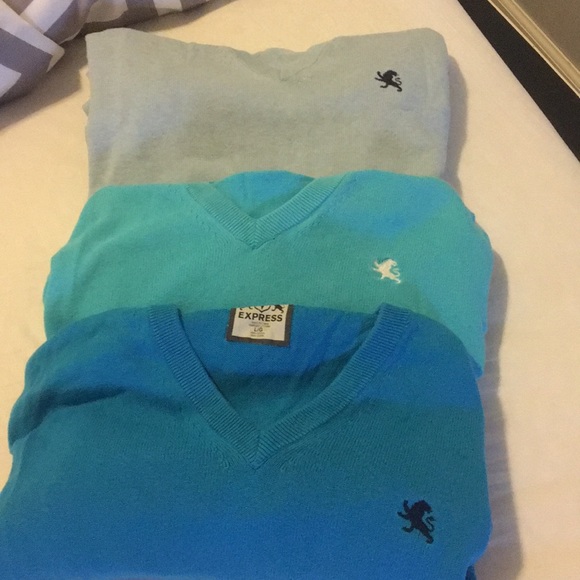Express sweaters - Picture 3 of 7
